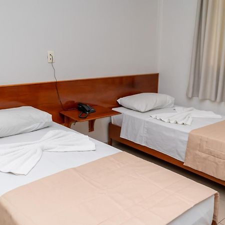 Bandeirantes Hotel Куаба Екстериор снимка