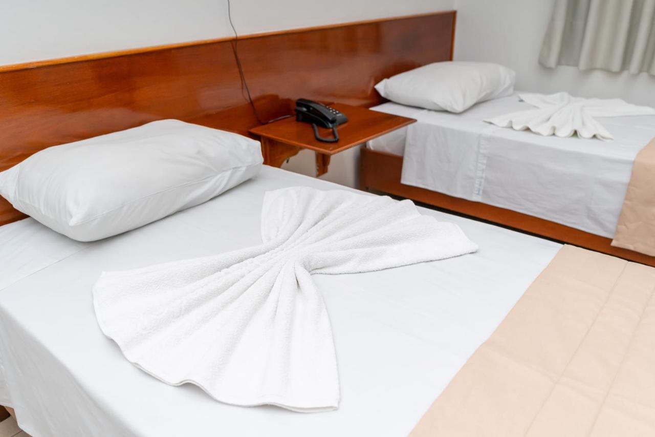 Bandeirantes Hotel Куаба Екстериор снимка